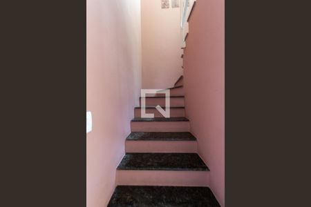 Escadas de casa à venda com 3 quartos, 143m² em Vila Ré, São Paulo