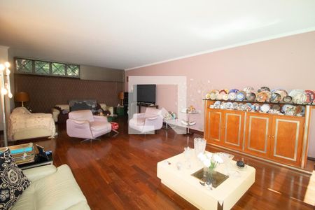 Sala de casa à venda com 6 quartos, 233m² em Alto de Pinheiros, São Paulo