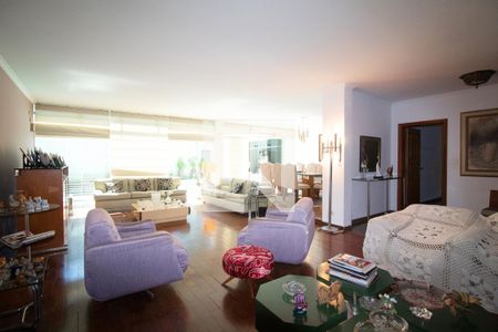 Sala de casa à venda com 6 quartos, 233m² em Alto de Pinheiros, São Paulo