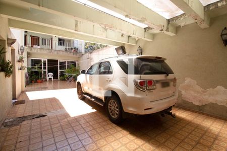 Garagem de casa à venda com 6 quartos, 233m² em Alto de Pinheiros, São Paulo