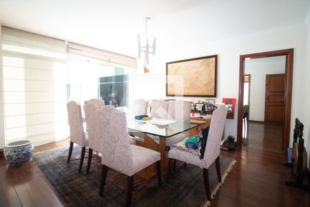 Sala de casa à venda com 6 quartos, 233m² em Alto de Pinheiros, São Paulo