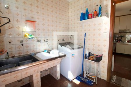 Área de Serviço de casa à venda com 6 quartos, 233m² em Alto de Pinheiros, São Paulo