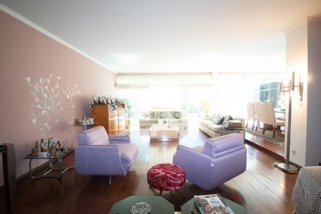 Sala de casa à venda com 6 quartos, 233m² em Alto de Pinheiros, São Paulo