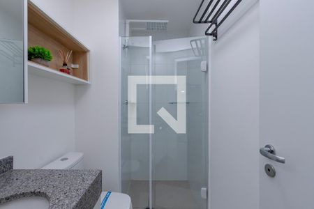 Banheiro de kitnet/studio para alugar com 1 quarto, 25m² em Campo Belo, São Paulo