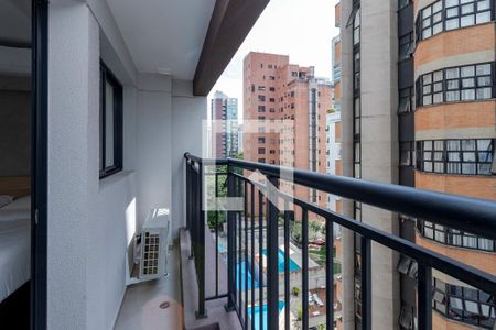 Varanda de kitnet/studio para alugar com 1 quarto, 25m² em Campo Belo, São Paulo