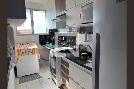 Cozinha e lavanderia de casa de condomínio à venda com 2 quartos, 48m² em Vila Carminha, Campinas