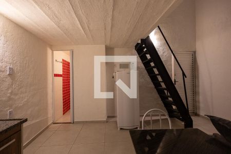 Sala / Cozinha de kitnet/studio para alugar com 1 quarto, 30m² em Cidade Nova, Rio de Janeiro