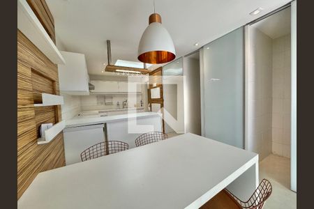 Cozinha de casa de condomínio à venda com 4 quartos, 320m² em Barra da Tijuca, Rio de Janeiro