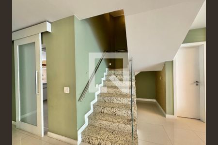 Sala de casa de condomínio à venda com 4 quartos, 320m² em Barra da Tijuca, Rio de Janeiro