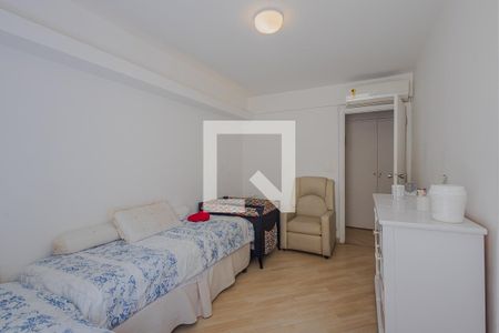 Quarto 1 de apartamento à venda com 3 quartos, 140m² em Jardim Paulistano, São Paulo