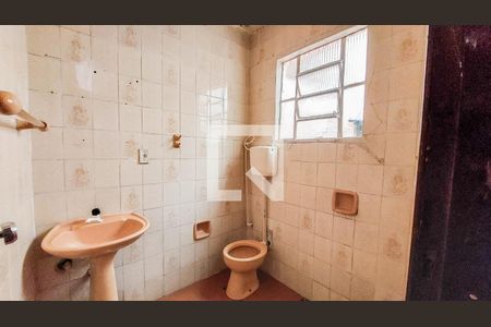 Banheiro de apartamento para alugar com 2 quartos, 60m² em Parque Ulisses, Nova Iguaçu