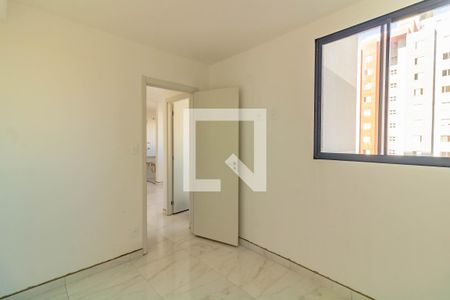 Quarto 2 de apartamento para alugar com 2 quartos, 38m² em Vila Mira, São Paulo
