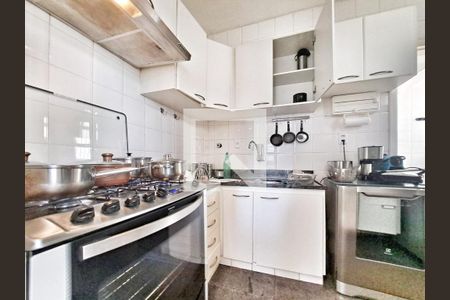 Cozinha de apartamento à venda com 4 quartos, 240m² em Buritis, Belo Horizonte