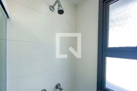 Banheiro de kitnet/studio para alugar com 1 quarto, 46m² em Sumarezinho, São Paulo