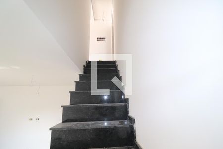 Escada de apartamento à venda com 2 quartos, 98m² em Jardim Bela Vista, Santo André
