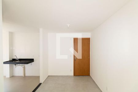Sala de apartamento para alugar com 2 quartos, 44m² em Inhoaíba, Rio de Janeiro