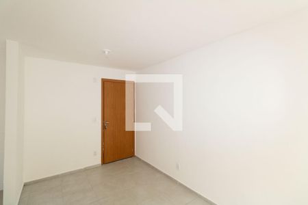 Sala de apartamento para alugar com 2 quartos, 44m² em Inhoaíba, Rio de Janeiro