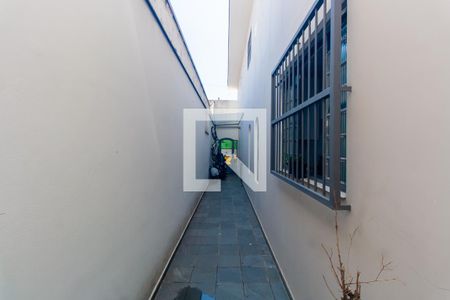Corredor Lateral de casa à venda com 3 quartos, 129m² em Quinta da Paineira, São Paulo