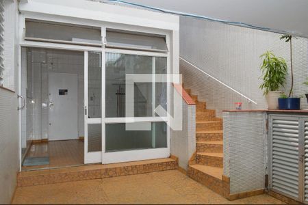 Quintal de casa à venda com 4 quartos, 220m² em Vila Clementino, São Paulo