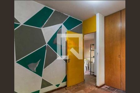 Casa à venda com 3 quartos, 220m² em Água Rasa, São Paulo