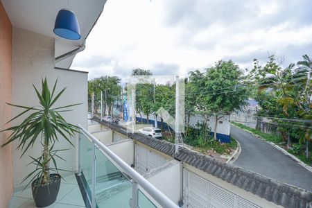 Sacada de casa à venda com 3 quartos, 98m² em Jardim Sabara, São Paulo