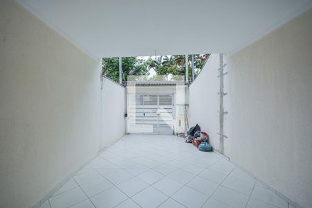 Garagem de casa à venda com 3 quartos, 98m² em Jardim Sabara, São Paulo