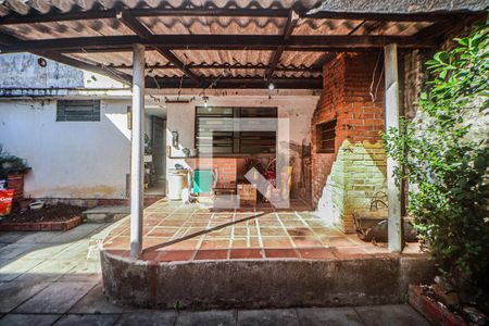 Pátio de casa à venda com 4 quartos, 428m² em Chácara das Pedras, Porto Alegre