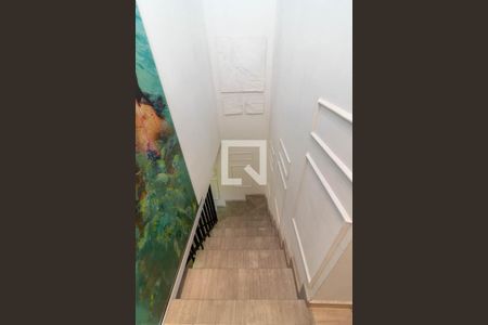 Escada de casa à venda com 2 quartos, 120m² em Vila Bela Vista (zona Norte), São Paulo