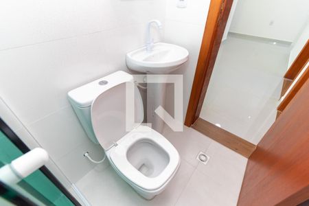 Banheiro de casa de condomínio para alugar com 2 quartos, 60m² em Parque Cruzeiro do Sul, São Paulo
