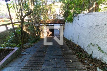 Garagem de casa à venda com 3 quartos, 363m² em Matapaca, Niterói