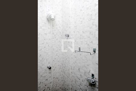 Banheiro de apartamento para alugar com 1 quarto, 30m² em Centro Histórico, Porto Alegre