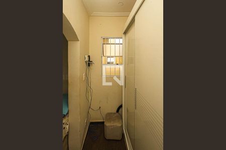 Closet/Quarto 1 de casa à venda com 8 quartos, 400m² em Parque Tomas Saraiva, São Paulo