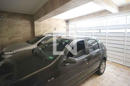 Garagem de casa à venda com 8 quartos, 400m² em Parque Tomas Saraiva, São Paulo