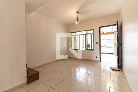 Sala de casa para alugar com 2 quartos, 140m² em Vila Caraguata, São Paulo