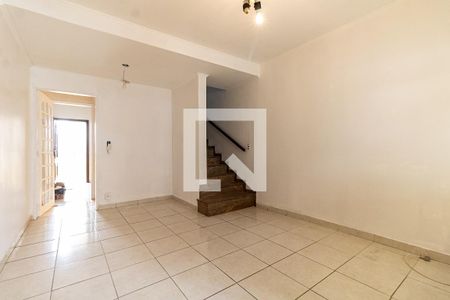 Sala de casa para alugar com 2 quartos, 140m² em Vila Caraguata, São Paulo