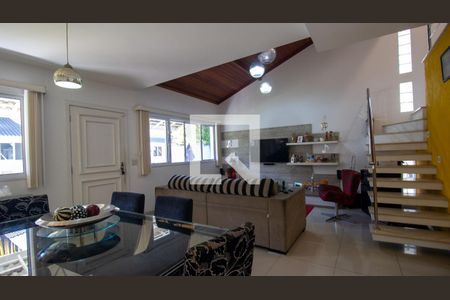 Sala de casa de condomínio à venda com 4 quartos, 180m² em Recreio dos Bandeirantes, Rio de Janeiro