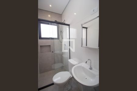 Banheiro de casa de condomínio para alugar com 1 quarto, 30m² em Jardim Monjolo, São Paulo