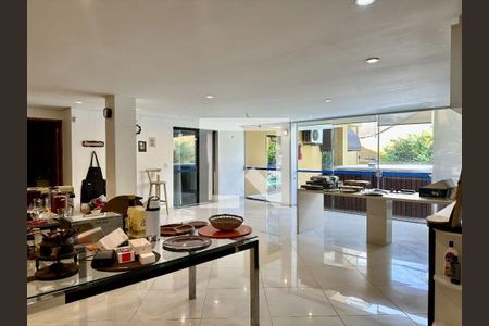 Casa à venda com 5 quartos, 900m² em Boaçava, São Paulo