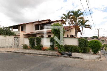 Fachada de casa de condomínio à venda com 5 quartos, 625m² em Planalto, Belo Horizonte