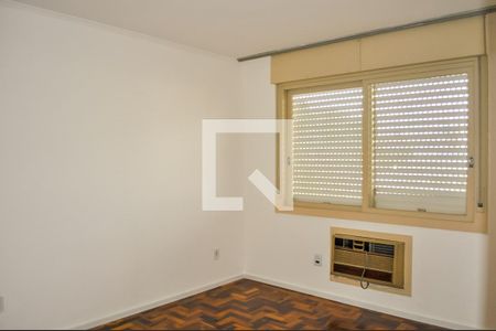 Quarto 2  de apartamento para alugar com 2 quartos, 63m² em Partenon, Porto Alegre