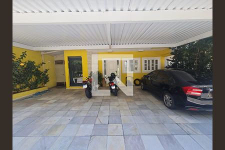 Garagem de casa à venda com 4 quartos, 585m² em Vila Rosalia, Guarulhos