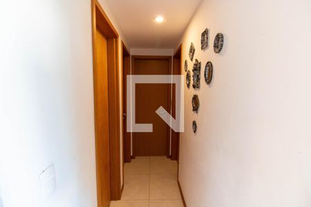 Corredor de apartamento à venda com 3 quartos, 72m² em Santa Rosa, Niterói