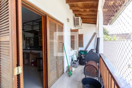 Varanda de casa à venda com 3 quartos, 300m² em Partenon, Porto Alegre