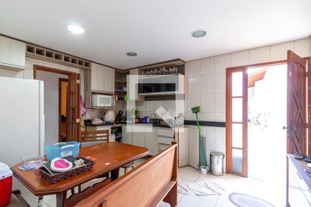 Cozinha de casa à venda com 3 quartos, 300m² em Partenon, Porto Alegre