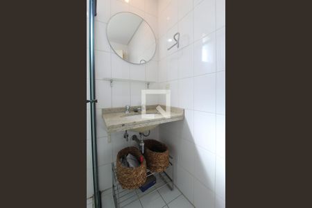 Banheiro Social de apartamento à venda com 3 quartos, 93m² em Moema, São Paulo