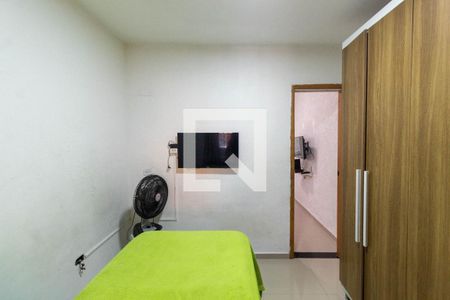 Quarto 1 de casa para alugar com 2 quartos, 54m² em Vila Ré, São Paulo