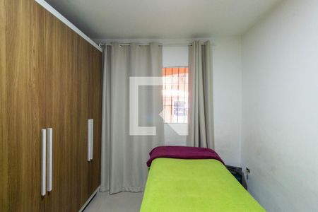 Quarto 1 de casa para alugar com 2 quartos, 54m² em Vila Ré, São Paulo