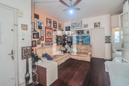 Sala de apartamento à venda com 3 quartos, 77m² em São João, Porto Alegre