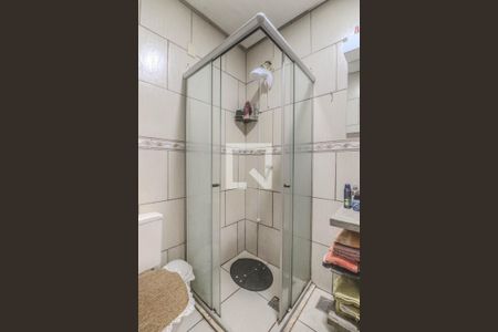 Banheiro de apartamento à venda com 3 quartos, 77m² em São João, Porto Alegre