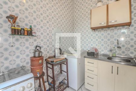Cozinha e Área de Serviço de apartamento à venda com 3 quartos, 77m² em São João, Porto Alegre